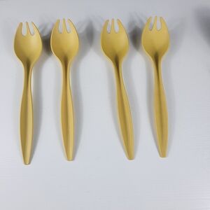 Vintage Tupperware 12" Salad Forks Tongs Harvest Gold Set of 4 Yellow